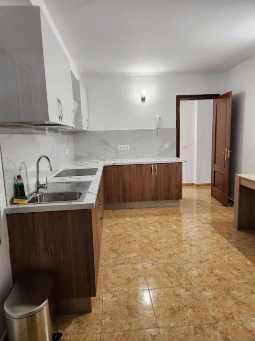 Lujoso Apartamento Vacacional Apartment Carrizal Luaran gambar